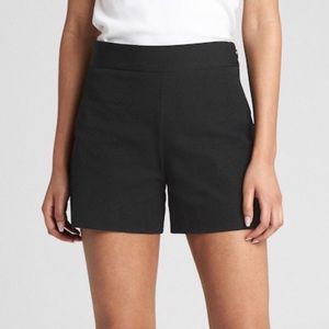 NWT High Rise 4" Clean Shorts